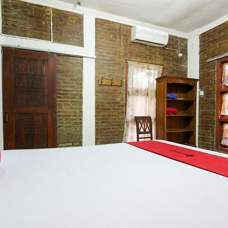 เรดดอร์ซ เนียร์ รูมะฮ์ ซากิต วิโรซาบัน Hotel Salakan ภายนอก รูปภาพ